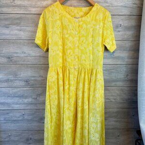 VINTAGE 90's Lilly Pulitzer Size 8 Yellow Iris Floral Summer Shift Dress Pockets